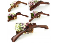 跳樓價(jià)處理一批暢銷款全新純實(shí)木衣架褲架庫存